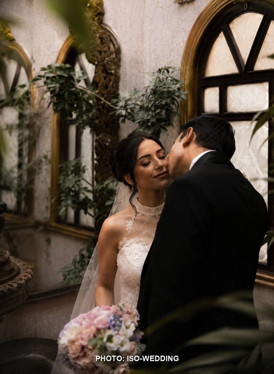 Elegant wedding portrait inside Grand Hotel de Londres